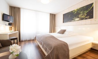 Weinstadt Hotel - Das Original