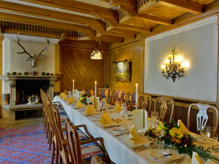 Ringhotel Mönch`s Waldhotel Отели в г. Энгельсбранд