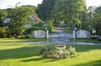 Hotel Pension Gutshaus Neu Wendorf Hotels near Lidl