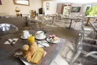 Contact Hôtel Solana, Niort MendesFrance Hotels in Azay-le-Brule