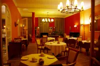 Hôtel Henri IV Hôtels à : Tarbes