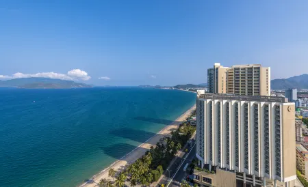 InterContinental Nha Trang Отели рядом с достопримечательностью «Lucky Foot Spa Nha Trang»