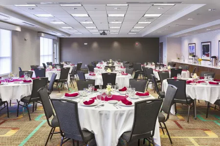 Residence Inn Pullman Отели рядом с достопримечательностью «Palouse Discovery Science Center»