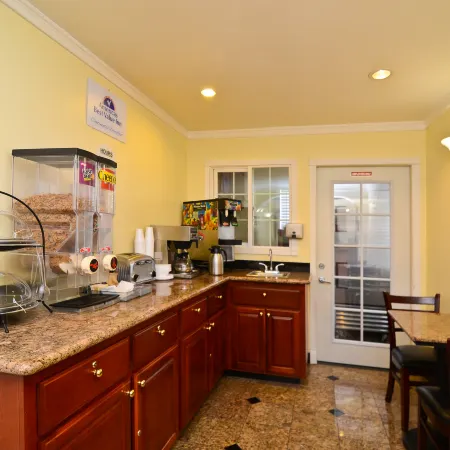 Crossroads Inn - Downtown Sacramento