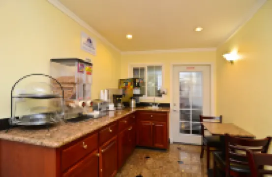 Crossroads Inn - Downtown Sacramento
