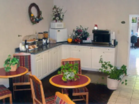 Governors Inn Shelby Hotels in Shelby