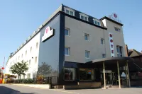 Savera Hotel South Ruislip Hotels near Islip Manor Park