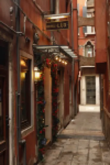 Hotel Lux Hotels near St Mark's Campanile