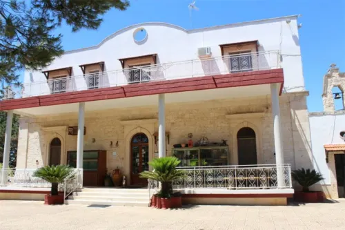 Holiday Residence Hotels in Turi