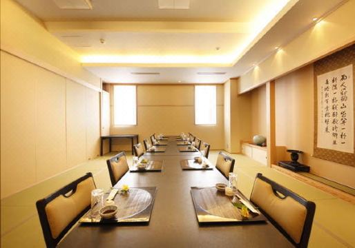 2. 호텔 커트랜드..