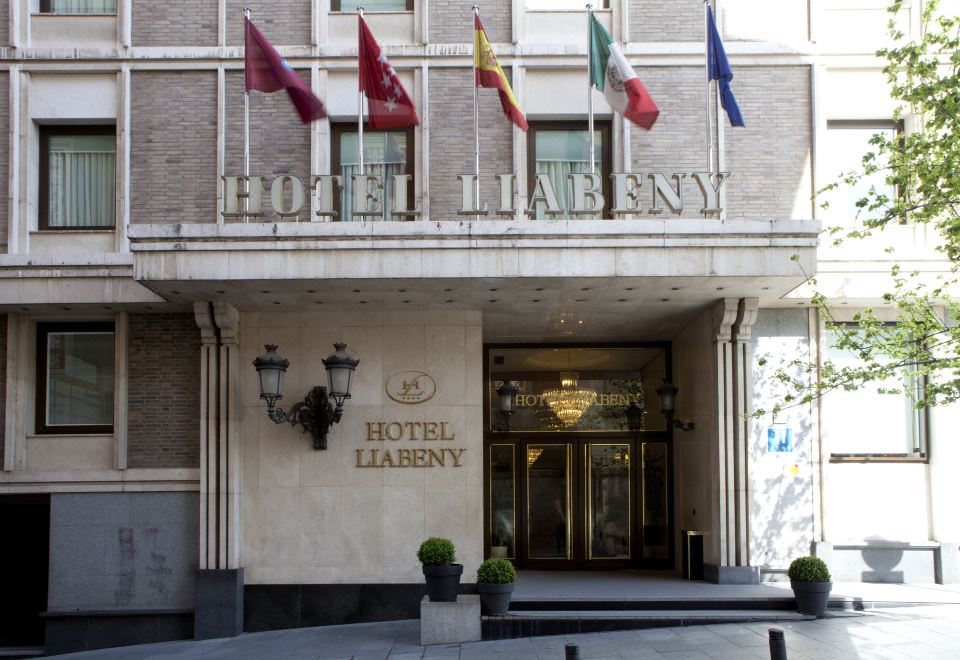 5. Hotel Li..
