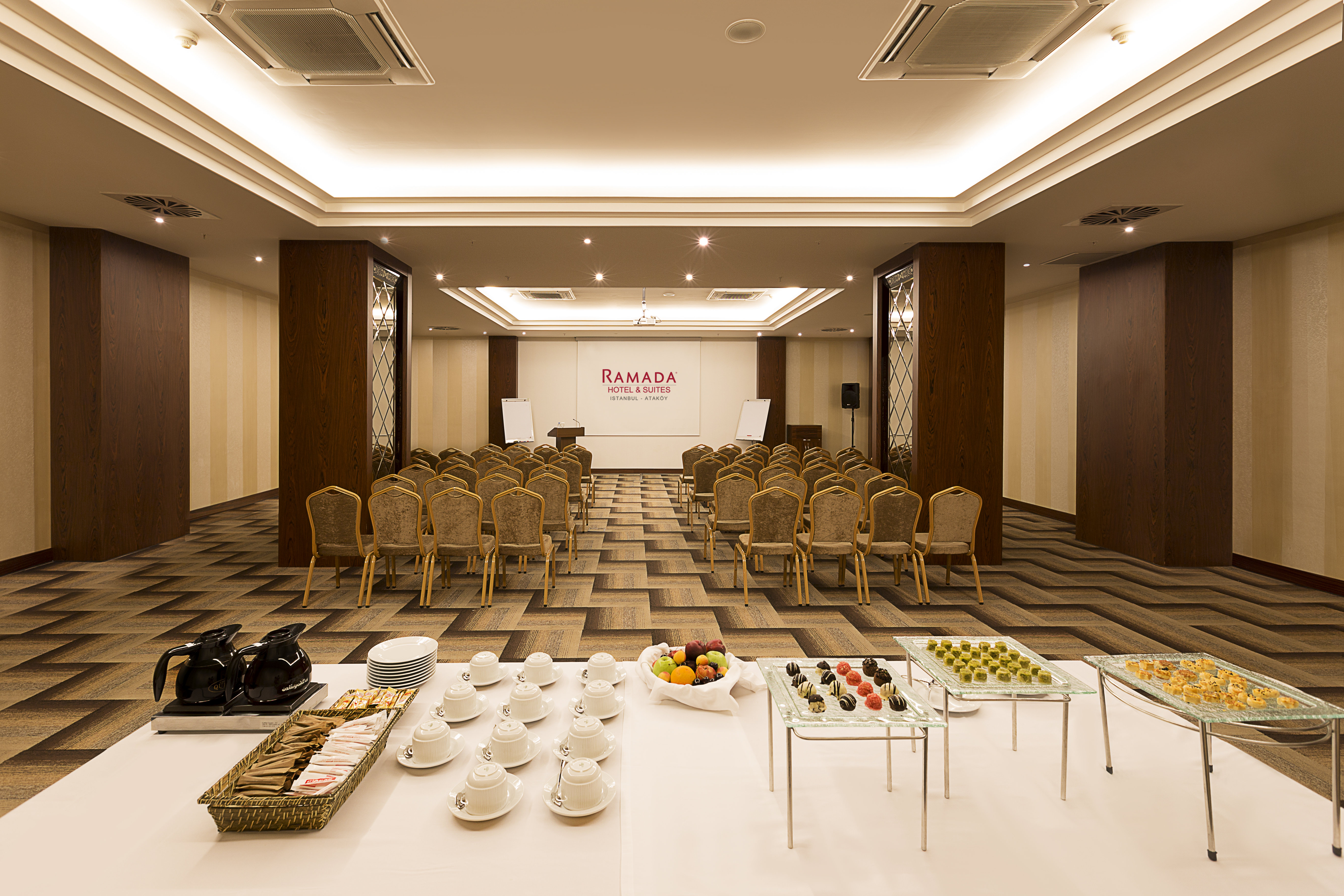 Ramada Hotel & Suites by Wyndham Istanbul Atakoy