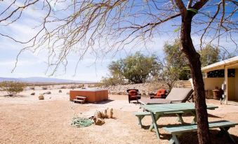 Witt's End by Joshua Desert Retreats