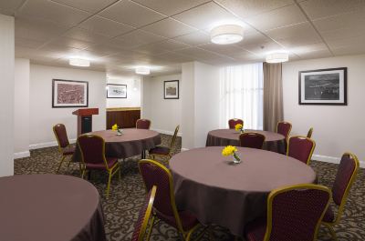 レストラン ホリデイ・イン エクスプレス ワシントンDC イースト - アンドリューズ AFBの写真