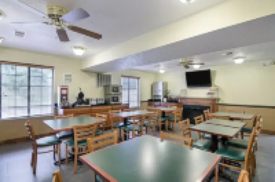 คอมฟอร์ตอินน์ นิวริเวอร์