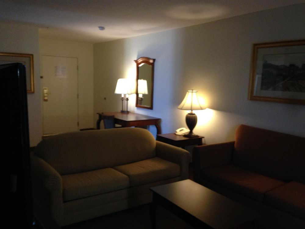 Red Lion Inn & Suites Perris