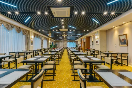 Shanghai Sports University Exchange Center Hotel (Changhai Hospital) Отели рядом с достопримечательностью «Shanghai Open University Yangpu Branch School»