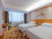 维也纳3好酒店(珠海高栏港经济开发区店) - 豪华双床房
