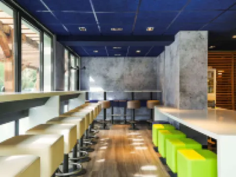 Logis Hôtel de Port d'Alon - St Cyr Sur Mer Hotels in Saint-Cyr-sur-Mer