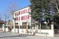 Logis Hotel & Restaurant le Carnot Hotels in Vassieux-en-Vercors