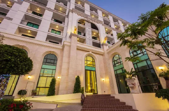 SN Plus Hotel Отели рядом со станцией Железнодорожная станция Паттая