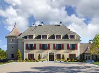 Mirbeau Inn & Spa - Plymouth Hotels near Brewster Gardens