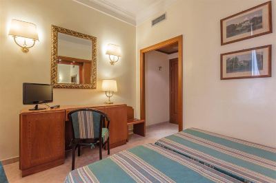 スタンダードルーム(ダブルまたはツイン) ホテル ルーチェの写真