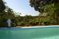 Hotel Pousada Rancho Fundo Отели в г. Камасари