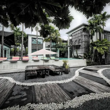 Paragon Inn