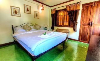 Baankeaw Huenkwan Bed and Breakfast