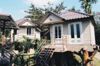 Onhill Village Hotell i Pong Ta Long