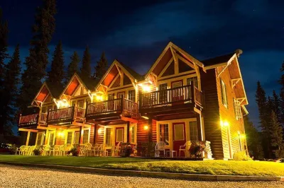 Paradise Lodge and Bungalows Hotels near Mountain Lights Books & Crafts