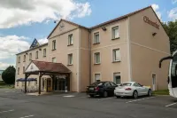 Brit Hotel Confort Roissy Saint-Witz