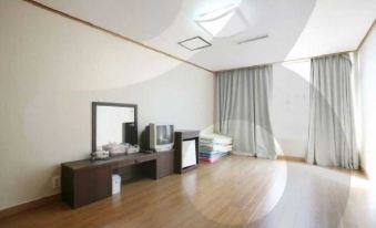 Gyeongju Tourist Hotel