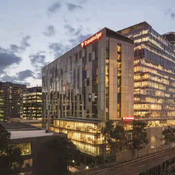 Travelodge Hotel Melbourne Docklands Отели в г. Доклендс