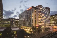 Travelodge Hotel Melbourne Docklands Hoteles cerca de Southern Cross