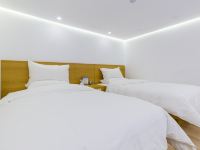 上海慢行旅酒店 - 复式高级双床房