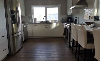 The Chirping Cricket Bed & Breakfast - Housity