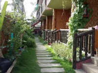 Yooneek Beach Resort