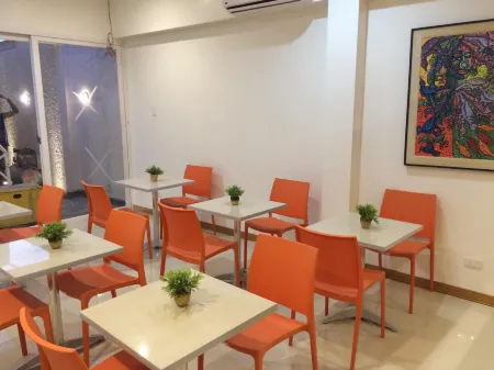 Stone House Hotel Pasay