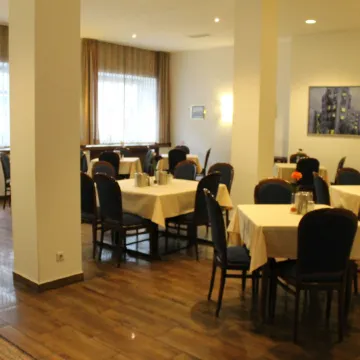 Hotel Weidenhof Отели рядом с достопримечательностью «Площадь Карлсплац»