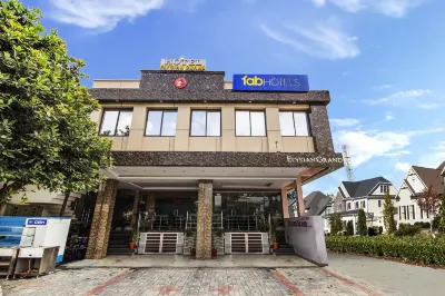 Fabhotel Elysian Grand酒店 鄰近Ambedkar Park (ambedkar nagar shivpura Banthara 226401)的酒店