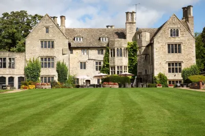 Stonehouse Court Hotel - A Bespoke Hotel Hotels in Fretherne with Saul