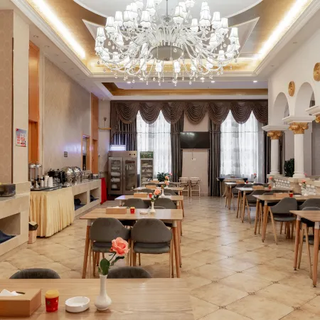 Vienna Hotel (Yueyang Linxiang Government Affairs Center)
