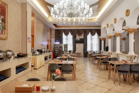 Vienna Hotel (Yueyang Linxiang Government Affairs Center)