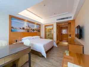 Vienna Hotel (Luzhou Ruijin Jindu Avenue)