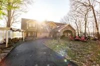 Laurel Grove Inn on the South Hotels in Parole