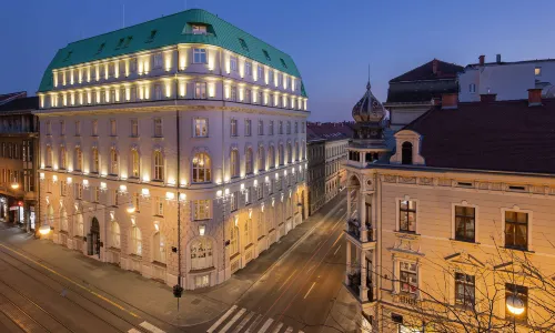 Hotel Capital