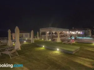 Ntinas Filoxenia Hotel & Spa