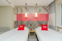 Ibis PingLiang Kongtong Mountain Greenbelt Plaza Hotel Hotels in Pingliang